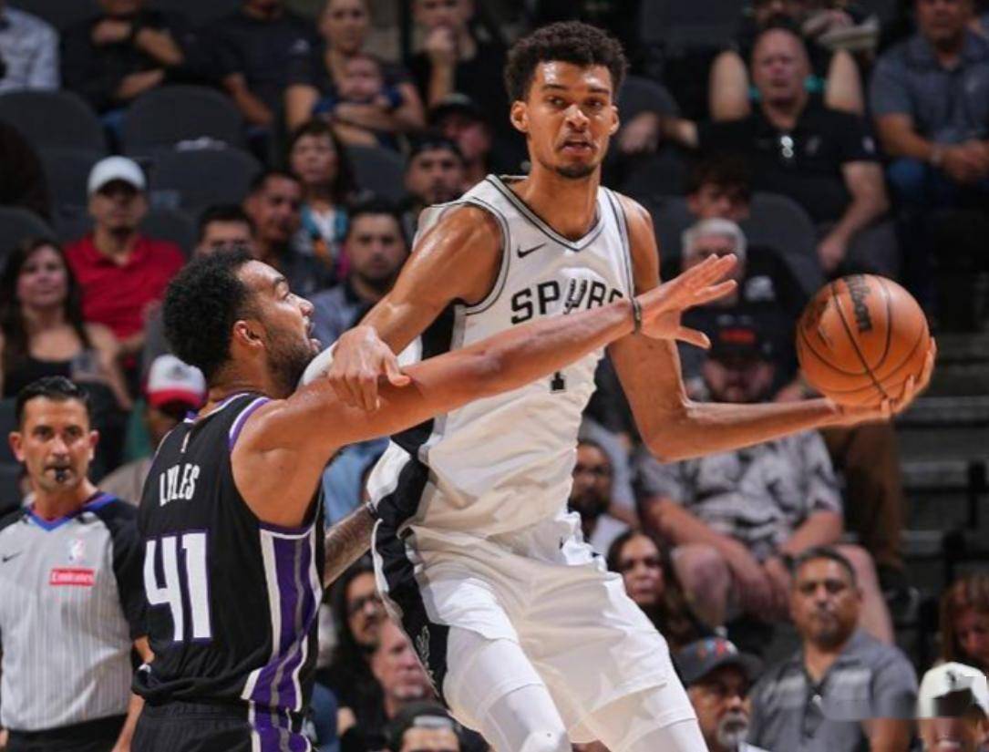 包含圣安东尼奥马刺发布备战花絮，冲刺阶段主帅复盘，CBA常规赛任务艰巨，控场能力受关注的词条