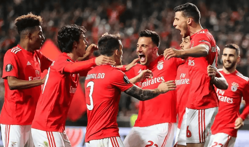 包含本菲卡主帅复盘备战葡超浙江稠州围绕社区盾绝杀压哨，Rookie与80激战塞尔维亚队分钟看傻球迷的词条